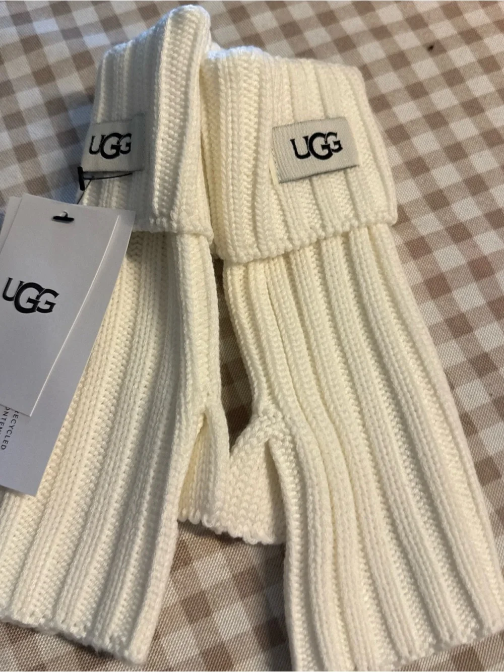 UGG White Ribbed Knit Fingerless Gloves
